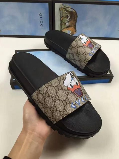 Gucci Slipper Fashion Women Slipper Gucci Slipper, Gucci Slippers, Pool Slides, Luxury Shoes, Womens Slippers, Fashion Women, Designer Shoes, Fashion Shoes, Branding Design