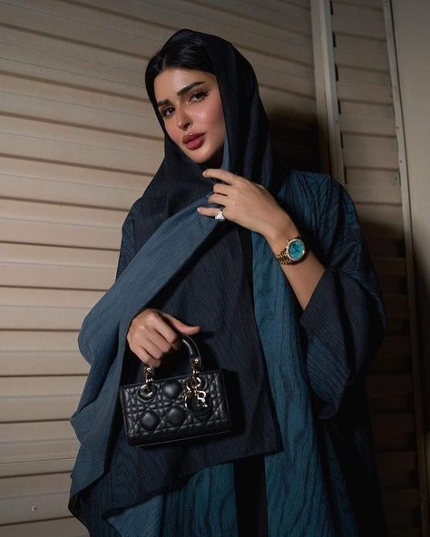 Haneen Alsaify, Summer Abaya, Khaleeji Aesthetic, Arabian Fashion, Arab Style, Abaya Style, Modest Fashion Hijab, Fashion Top Outfits, Elegant Dresses Classy