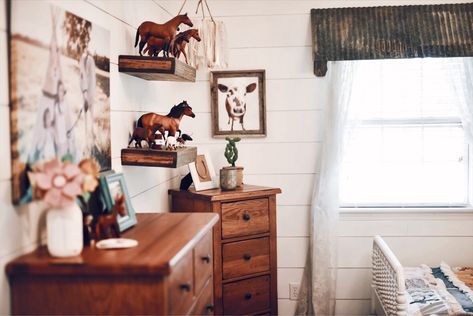 Paisley + Scout’s Cowgal Bedroom Tour | Farm Girl Girls Western Bedroom, Cowgirl Bedroom Ideas, Girl Horse Room, Horse Girls Bedroom, Cowgirl Bedroom, Farm Bedroom, Cowgirl Room, Horse Room, Raising Cattle