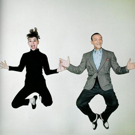 Juliette Greco, Fred Astaire Dancing, Musicals Funny, Shall We Dance, Dance Academy, Fred Astaire, Hollywood Icons, Dance Photos, Funny Face