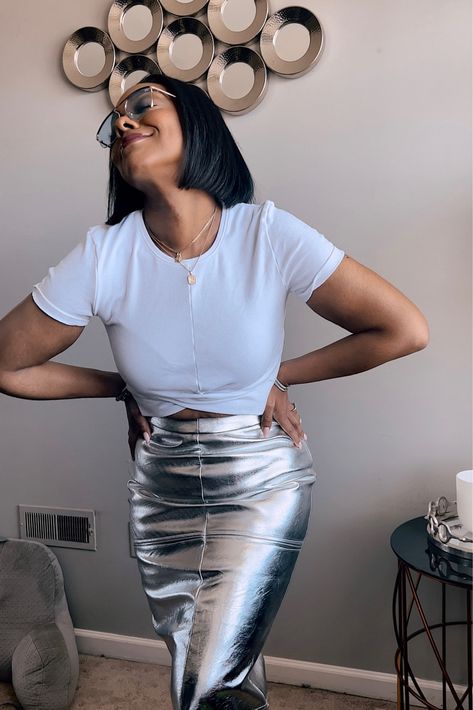 Long Faux Leather Skirt Outfit, Silver Leather Skirt Outfit, Metallic Skirt Outfit Black Women, Faux Leather Skirt Outfit, Metallic Skirt Outfit, Metallic Midi Skirt, Leather Skirt Outfit, Jumper Outfit, Health Routine