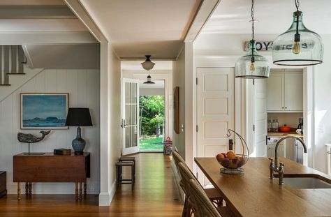 Ledge Stone Cottage | Whitten Architects Eastern White Cedar, Cottage Images, Stone Porches, Oak House, Southern Maine, Rocky Coast, Maine Cottage, Stone Cottages, Traditional Cottage