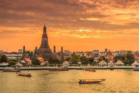 Bangkok Wallpaper, Bangkok Thailand Aesthetic, Wallpaper Thailand, Bangkok Aesthetic, Thailand Landscape, Thailand City, Thailand Temples, Bus Aesthetic, Thailand Aesthetic