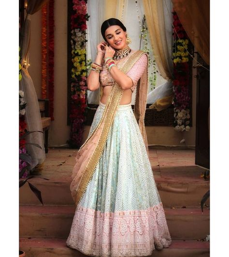 Shiny Doshi In Pandya Store, Brides Sister Indian Outfit, Ethnic Photoshoot, Shiny Doshi, Engagement Lehenga, Function Dresses, Wedding Lehenga Designs, Dresses Traditional, Trendy Prom Dresses