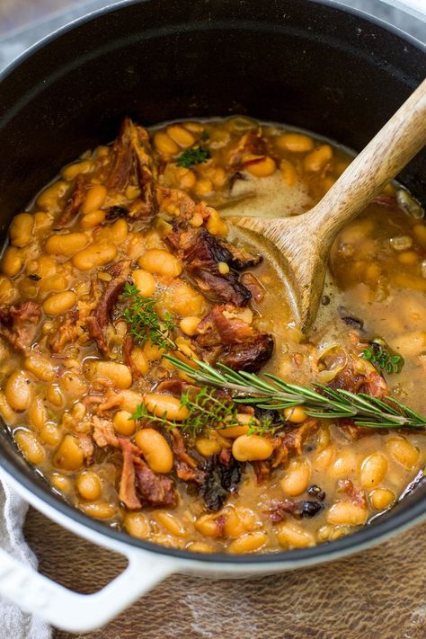 Southern Style White Beans and Ham — My Diary of Us Ham And Rice, Navy Bean Recipes, White Beans Recipe, White Beans And Ham, Ham Hocks And Beans, Beans And Ham, Dry Beans Recipe, Side Dishes For Ham, White Bean Recipes