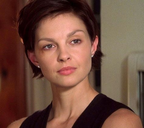 Claire Kubik / Ashley Judd (High Crimes) Ashley Judd Short Hair, Ashley Judd, Baby Sister, Short Hair Cuts, Short Hair, Short Hair Styles, Hair Cuts, Google Search, Hair Styles