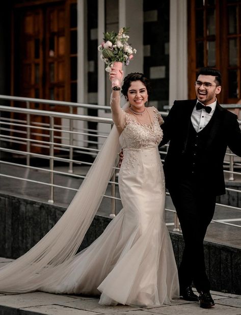 Best Couple Poses, Christian Wedding Dress, Christian Wedding Gowns, Cathedral Wedding Dress, Wedding Frocks, Christian Bride, Marriage Photography, Wedding Photo Album, White Wedding Gowns