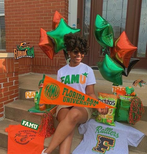 Decision Pictures, Famu Rattlers, Trendy Photos, College Announcements, Hbcu Colleges, College Bed, College Decision, High School Graduation Pictures, Bed Party