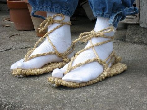 Zori Sandals, Straw Sandals, Armor Clothing, Rope Sandals, Samurai Armor, Outdoor Wear, Traditional Outfits, Japanese Traditional, Just In Case