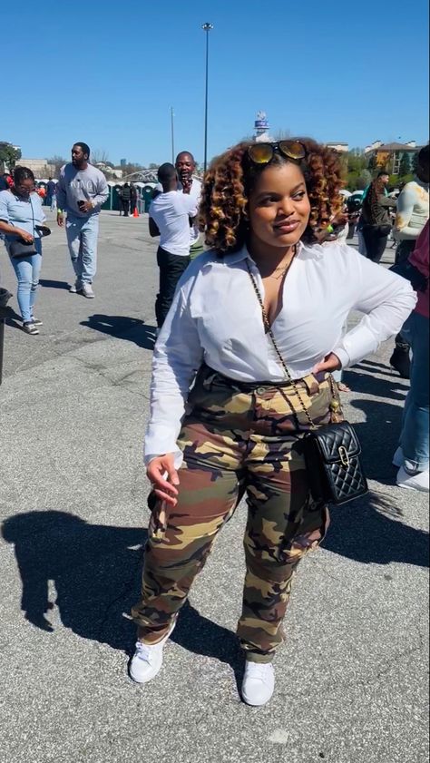 Camo pants, white blouse, adidas stan smith , chill concert outfit festival outfit Chill Concert Outfit, Chill Outfit, Outfit Festival, Camo Fashion, Chill Outfits, Fine Print, Camo Pants, Pants White, Curvy Outfits