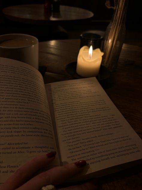 #romanticizing #reading #book #booklover #strangerthings #strangerthingsbook #candlelight #candles Romanticizing Reading, Reading By Candlelight, Semester 2, Candle Aesthetic, Reading Book, Burning Candle, Stranger Things, Book Lovers, Candles