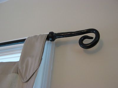 DIY Pottery Barn "Cast Iron" Curtain Rods!  Only $2.56 to make! Pottery Barn Diy, Industrial Curtain Rod, Pottery Barn Curtains, Iron Curtain Rods, Industrial Curtains, Black Curtain Rods, Diy Curtain Rods, Finials For Curtain Rods, Rod Iron