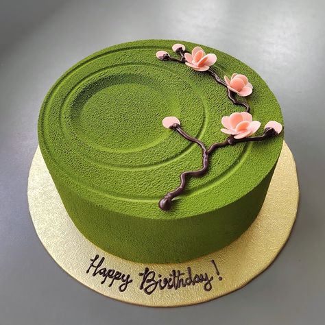 Japanese Inspired Cake Design, Matcha Cake Decoration, Matcha Entremet, Dessert Business, Matcha Mousse, Cherry Blossom Cake, Matcha Cake, Adzuki Beans, Cherry Desserts