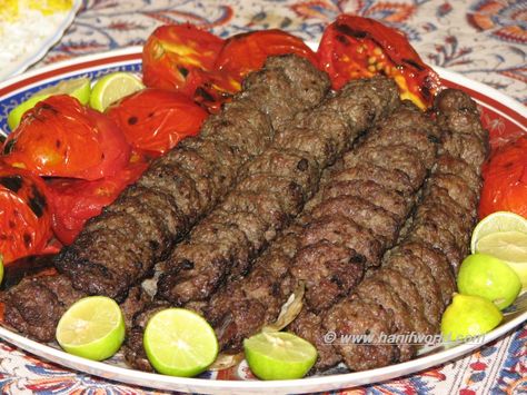 persian food recipes with pictures | Kabab Koobideh (Persian ground meat kabab) | Joe Graff's Recipe Blog Kabab Koobideh, Plats Ramadan, Iranian Recipes, Iranian Cuisine, Fruit Kebabs, Middle East Food, Doner Kebab, Persian Cuisine, Iranian Food