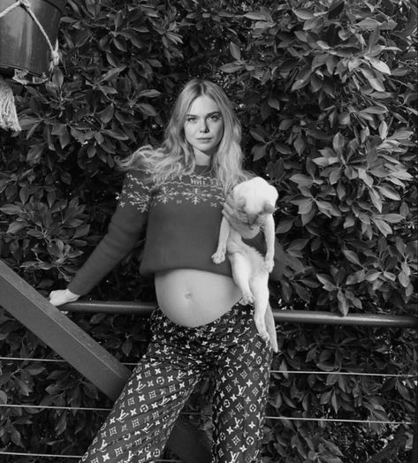 Elle Fanning Pregnant, Elle Fanning