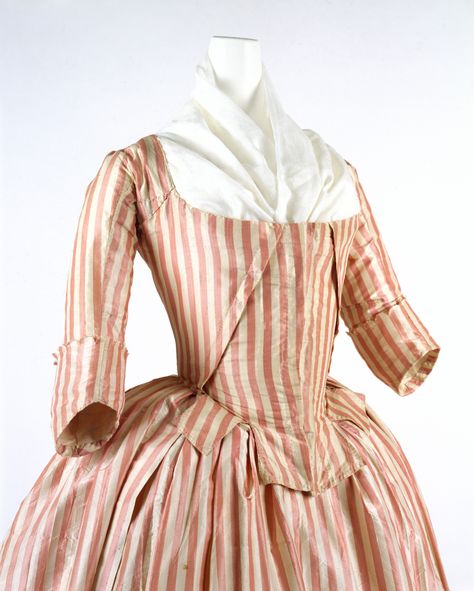 Delightful! The lure of summery striped silks continues unabated...  A red & white striped silk French Robe à l'Anglaise, 1785–87 @metmuseum Acc.#: C.I.66.39a, b 1780s Fashion, Fashion History Timeline, 18th Century Gown, 1700 Fashion, 18th Century Women, American Duchess, Old Dress, 18th Century Dress, Mode Rose