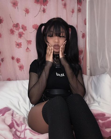 Black Egirl Aesthetic, Black Egirl, Black Goth Girl, Afro Punk Fashion, Egirl Aesthetic, Egirl Outfits, Alt Girls, Black Goth, Vintage Grunge