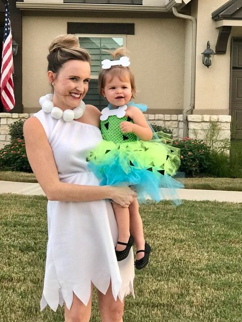 Wilma And Pebbles Costume, Pebbles Costume Toddler, Halloween Costumes With Baby, Costumes With Baby, Family Halloween Costumes With Baby, Halloween Family Costumes, Mother Daughter Halloween Costumes, Mother Daughter Costumes, Halloween Bee