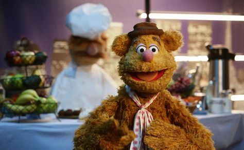 Fozzie Bear, Disney Figures, Fraggle Rock, The Muppet Show, Bear Photos, The Muppets, Bear Illustration, Lazy Cat, Kermit The Frog