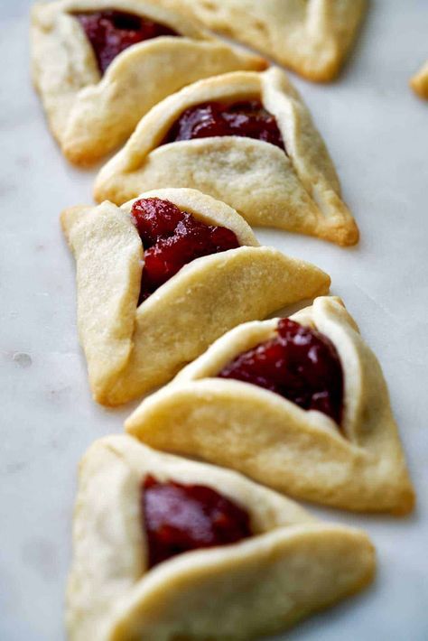 My Hamantaschen recipe makes a not-so-classic Hamantaschen dough and three amazing fillings: citrus curd, Nutella, and fruit paste. #hamantaschen #purim #cookies #jewish Hamantaschen Filling, Citrus Curd, Hamantaschen Cookies, Purim Recipe, Hamantaschen Recipe, Christmas Cookie Box, Hanukkah Food, Fruit Filling, Jewish Recipes