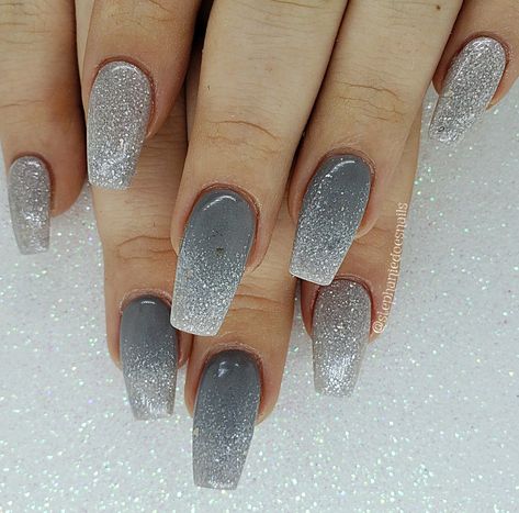 Grey Grey Acrylic Nails With Glitter, Grey Nails Acrylic Design, Grey Wedding Nails For Bride, Glitter Grey Nails, Grey Glitter Nails Acrylic, Gray Sparkly Nails, Steel Grey Nails, Grey Wedding Nails, Silver And Grey Nails