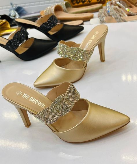 Foot Wear For Women, Modern Heels, Net Saree Designs, Elegant Shoes Heels, Rashid Khan, Sparkly Wedding Shoes, Bride Heels, Fancy Sandals, Unique Gold Jewelry Designs