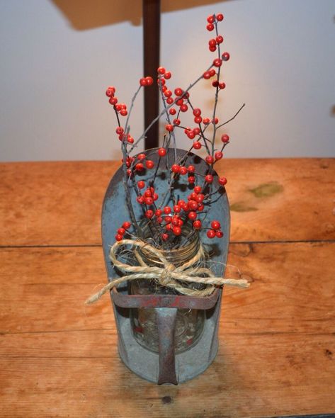 Upcycle centerpiece made from old metal feed scoop and mason jar! Metal Scoop Decor Ideas, Grain Scoop Decor, Foyer Dresser, Xmas Arrangements, Junk Decor, Shabby Chic Xmas, Grain Scoop, Antiques Repurposed, Repurposed Decor