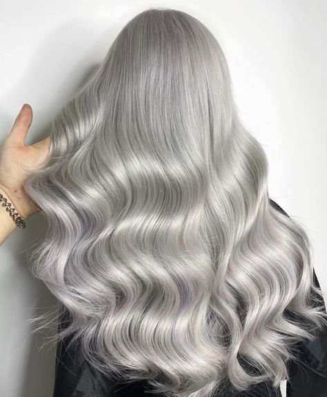 Grey Hair Astetic, Fashion Grey Hair, Grey Hair Bride, Pearl Grey Hair, White Grey Hair Color, Silver Platinum Blonde Hair, Light Grey Hair Color, Grey Silver Hair Color, Champagne Grey Hair