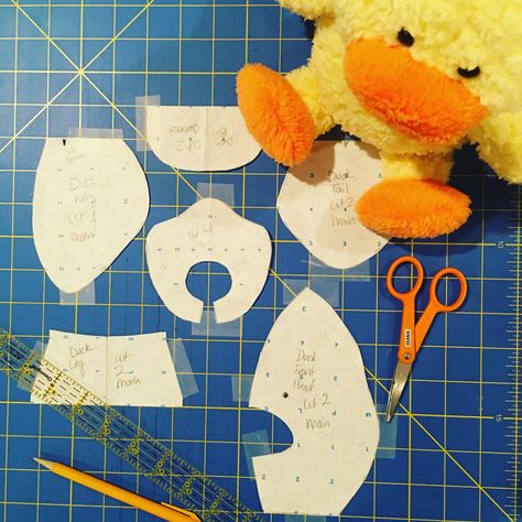 Here are some of Marigold the Duck’s pattern pieces.  I draft, test, redraft, retest, over and over again until it is perfect. Then I scan in my paper pieces and digitize the pattern so you can have a clear pattern to follow. Free Duck Pattern Sewing, Duck Stuffed Animal Pattern, Sew Lovey, Duck Sewing Pattern Stuffed, Duck Sewing Pattern, Goose Stuffed Animal Pattern, Goose Toy Sewing Pattern, Diy Bean Bag, Stuffed Animal Pattern