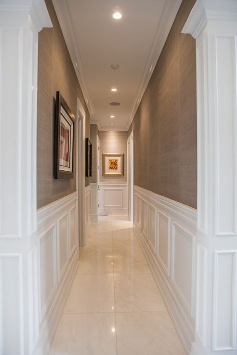 Clean Hallway, Wainscoting Living Room, Wainscoting Height, Wainscoting Nursery, Picture Frame Wainscoting, Wainscoting Hallway, Black Wainscoting, Wainscoting Stairs, Wainscoting Kitchen