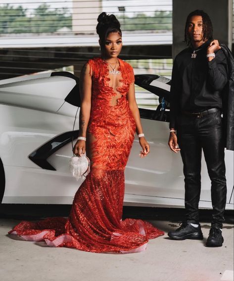 Couple Prom Outfits, Stud Prom, Couple Prom, Birthday Balloons Pictures, Prom Date, Red Homecoming Dresses, Burgundy Prom Dress, Prom Dress Inspiration, Senior Prom