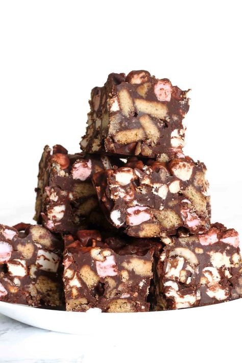 Milk Chocolate Rocky Road - EatCookBake | Quick And Easy Dessert Recipes Janes Patisserie Rocky Road, Rocky Road Christmas Pudding, Easy Rocky Road Recipe, White Chocolate Rocky Road, Quick And Easy Dessert Recipes, Easy Rocky Road, Rocky Road Cookies, Rocky Road Chocolate, Rich Tea Biscuits