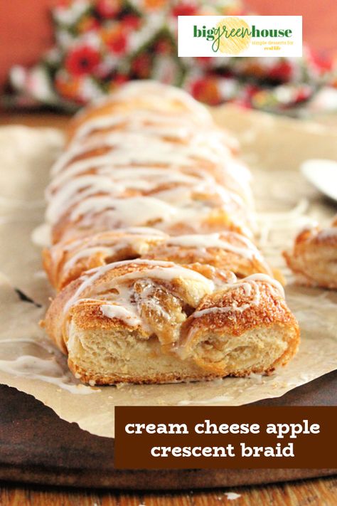 Apple Cream Cheese Danish, Apples And Cream Cheese, Apple Crescent, Crescent Braid, Danish Braid, Danish Bread, Apple Braid, Apple Streusel Muffins, Apple Danish