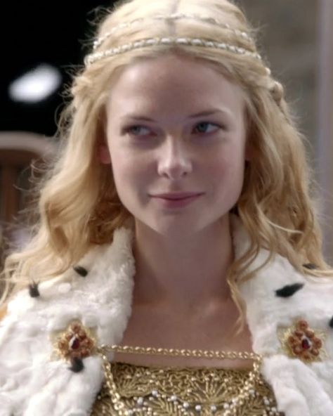 Rebecca Ferguson as Elizabeth Woodville Elizabeth Woodville The White Queen, Elizabeth Woodville, The White Queen, White Mermaid, Rebecca Ferguson, White Queen, Period Dramas, Queen Elizabeth, The White