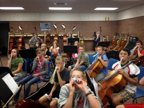 Orchestra Classroom Ideas: Keeping orchestra fun - ideas and thoughts Cello Teaching, Teaching Orchestra, Orchestra Director, Orchestra Classroom, Orchestra Teacher, Violin Teaching, Music Bulletin Boards, Music Teaching Resources, Clever Classroom