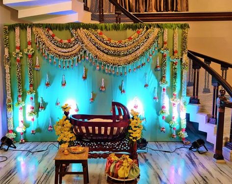 Barasala Decoration, Pellikuturu Decor, Photoshoot Ideas Men, Ceremony Decor Ideas, Cradle Decoration, Indian Baby Shower Decorations, Leaf Decor Wedding, Hindu Wedding Decorations, Mandap Decoration