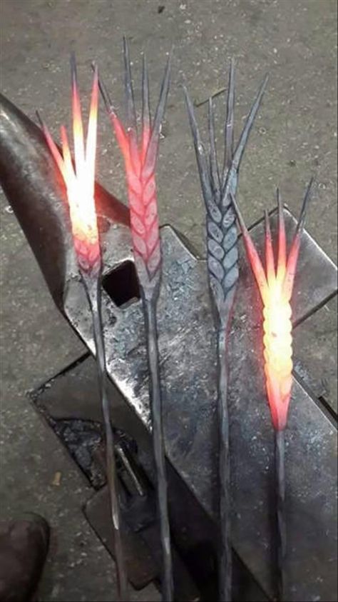 Black Smithing Ideas, Blacksmith Projects Ideas, Blacksmithing Projects, Blacksmith Ideas, Wheat Harvest, Iron Sculpture, Black Smithing, Black Smith, Hantverk Diy