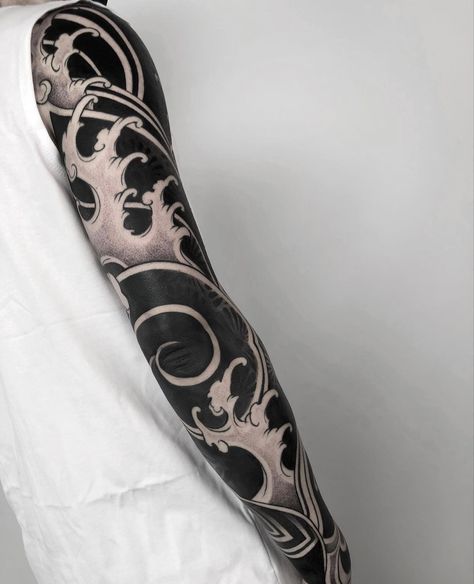 Irezumi Black And Grey, Tattoo Fillers Sleeve, Japanese Tattoo Black And Grey, Black Japanese Tattoo, Blackwork Sleeve Tattoo, Blackwork Sleeve, Japanese Cloud Tattoo, Japanese Hand Tattoos, Tato Maori