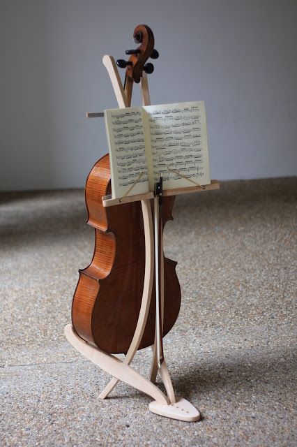 ça a l'air pratique comme stand... Cello Stand, Beauty Chair, Music Stands, Cello Music, Wooden Toys Plans, Cellos, Art Supply Stores, Music Stand, Music Room