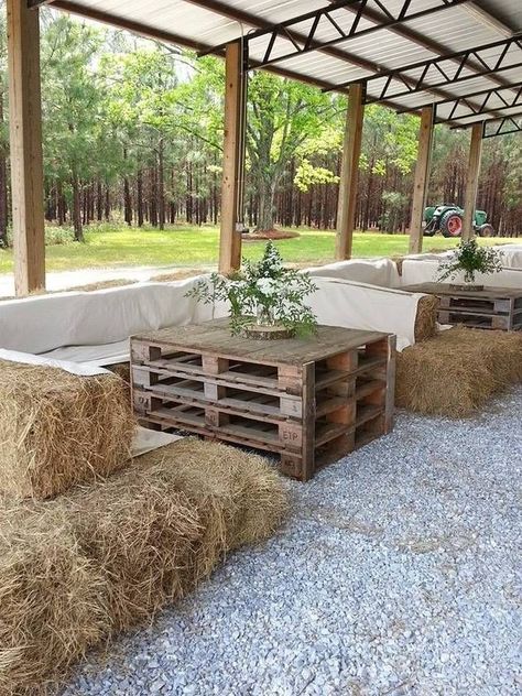 Straw Bale seating & pallet coffee tables Hay Bale Seating, Country Party, Barn Parties, Deco Champetre, Barn Dance, Straw Bales, Hay Bales, Outdoor Wedding Decorations, Rustic Outdoor