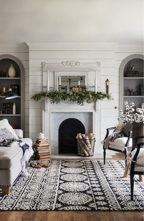 Love this gorgeous rug from Joanna Gaines' Magnolia Home collection. The perfect way to add warmth and texture to a farmhouse style room. Winter Living Room, Modern Farmhouse Living Room Decor, Farmhouse Living Room Decor Ideas, Interior Design Minimalist, Modern Farmhouse Living, Magnolia Market, Funky Decor, Modern Farmhouse Living Room, Versace Home