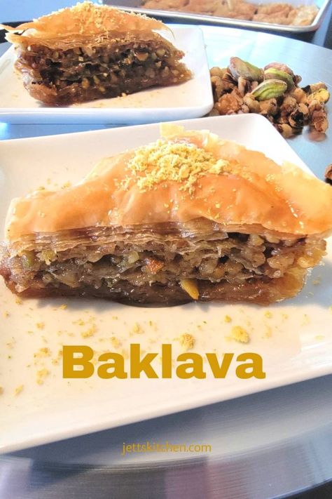 Baklava Easy Recipe Seasoned Nuts, Dough Box, Baklava Recipe, Rich Desserts, Phyllo Dough, Honey Nut, Pastry Dough, Baklava, Recipe Using