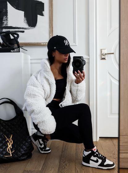 miamiamine on LTK January Mood, Airport Outfit Winter, Panda Outfit, January Outfits, Dunk Outfit, Mia Mia Mine, Dunks Outfit, Girls Fall Fashion, Legs Outfit