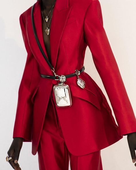 Satin Suit, Tuxedo Women, Woman Suit Fashion, Red Suit, Classy Work Outfits, Blazer Outfits, Formal Outfit, Suit Fashion, National Museum