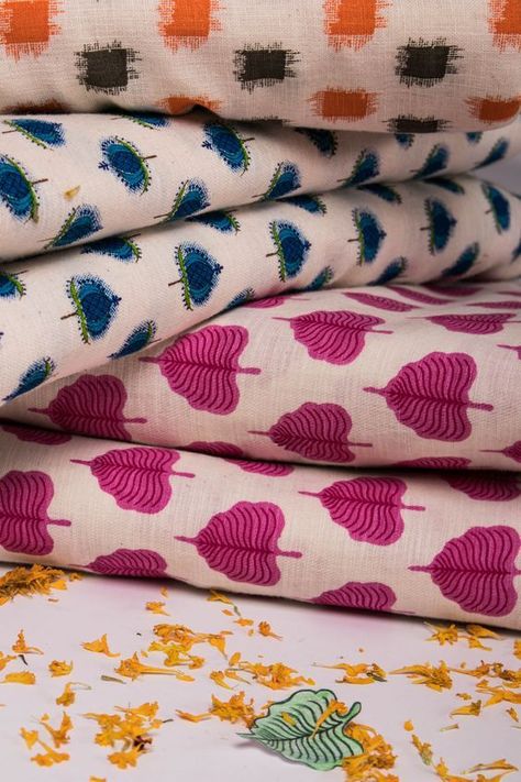 Cotton Prints Textiles, Textile Photography Ideas, Fabric Photography Ideas, Cotton Material Fabrics, Pure Cotton Dress Materials, Pure Cotton Dress, Indian Block Print Fabric, Saree Painting Designs, Cotton Dress Fabric