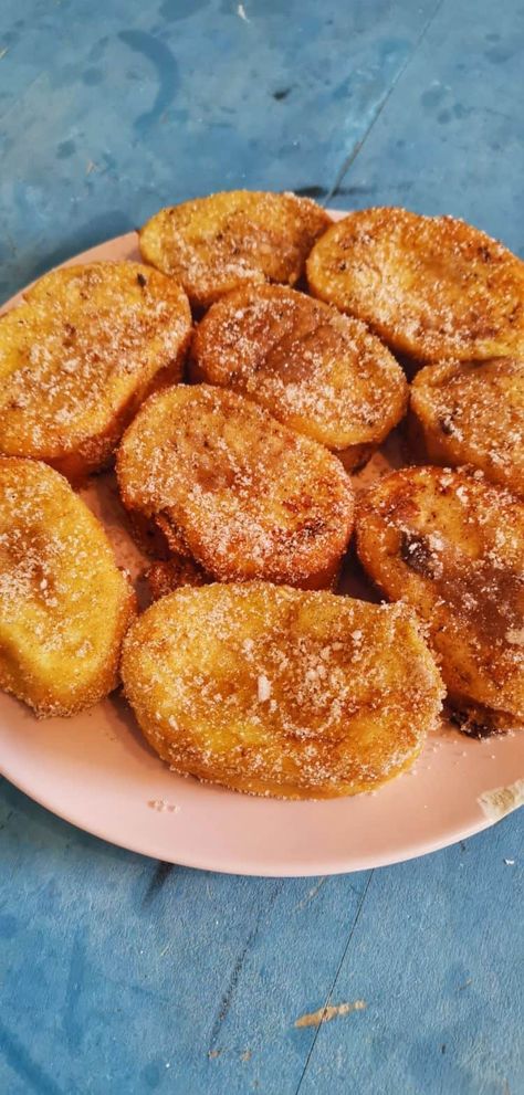 Delicious & Easy Spanish Torrijas Recipe 1 Spanish Baking Recipes, Spain Desserts Recipes, Spanish Food Recipes Spain, Spaniard Food, Spanish Recipes Authentic, Spanish Breakfast Recipes, Spain Dishes, Spanish Food Recipes, Spain Recipes