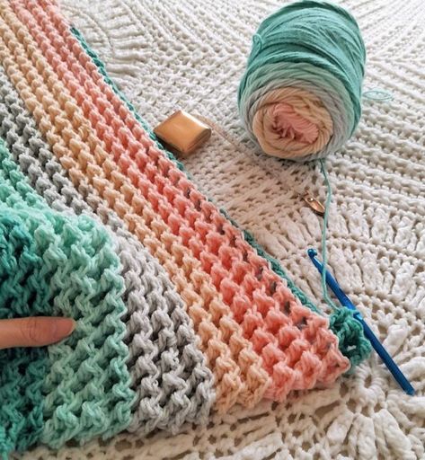 Holland Designs Crochet Holland Designs Crochet, Waffle Blanket, Blanket Patterns, Blanket Crochet, Crochet Blanket Patterns, Blanket Pattern, Crochet Ideas, Crochet Designs, Holland