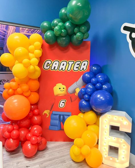 Carter’s 6th Birthday Lego Theme! 🎉 #legotheme #legothemebirthdayparty #legothemebirthday #legothemeparty #legoballoons #legoballoongarland #legoballoondecor #legobackdrop Lego Birthday Balloon Garland, Lego Balloon Arch, Lego Balloon Garland, Legos Party Ideas, Birthday Lego Theme, Lego Party Balloons, 6th Birthday Boy Theme, Lego Balloons, Lego Birthday Party Ideas