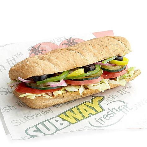 Veggie Delight Sandwich, Subway Veggie Sandwich, Healthy Sandwich Ideas, Cheese Calories, Dietary Guidelines, Healthy Sandwich, Sandwich Ideas, Meat Sandwich, Veggie Sandwich