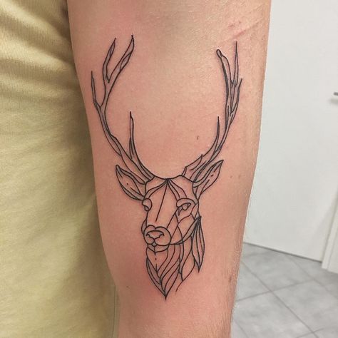 50 Beautiful Deer Tattoo Ideas to Ink Yourself in Absolutely Different Way Animal Tattoo Meanings, Geometric Tattoo Bird, Geometric Cat Tattoo, Deer Head Tattoo, Deer Tattoo Designs, Geometric Wolf Tattoo, Geometric Animal Tattoo, Stag Tattoo, Geometric Lion Tattoo